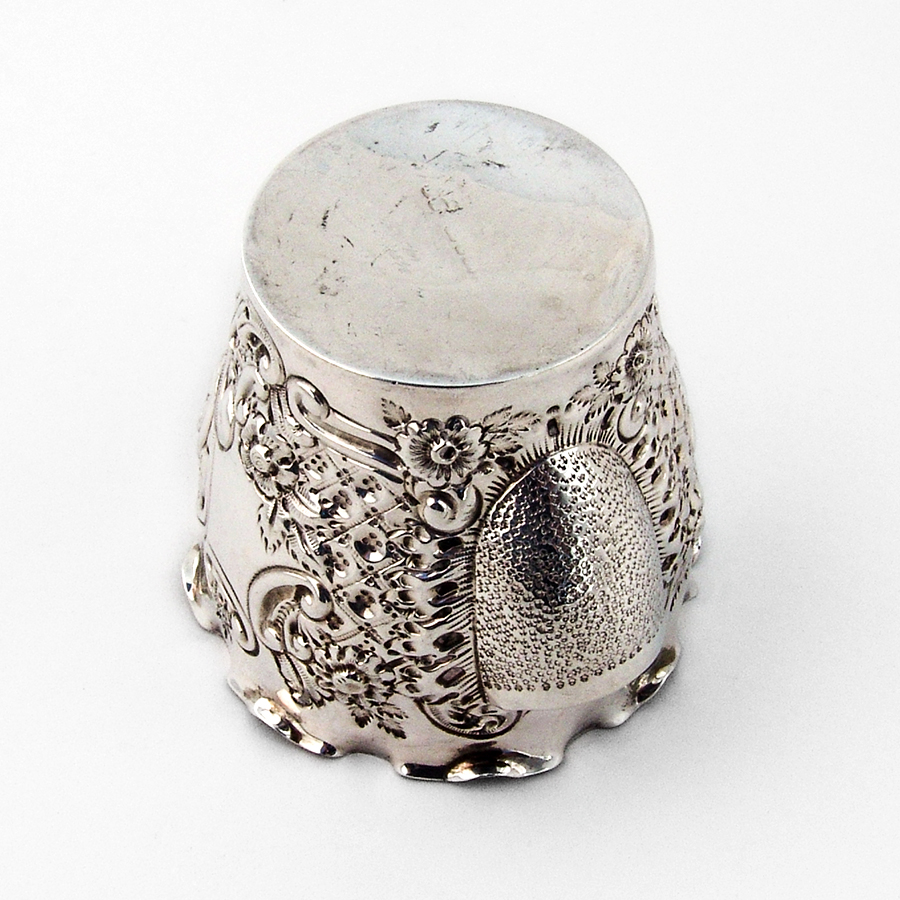 English Repousse Vanity Open Jar Sterling Silver 1899