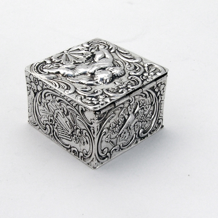 Repousse Cherub Small Box Gilt Interior Hanau Neresheimer Silver 1890s