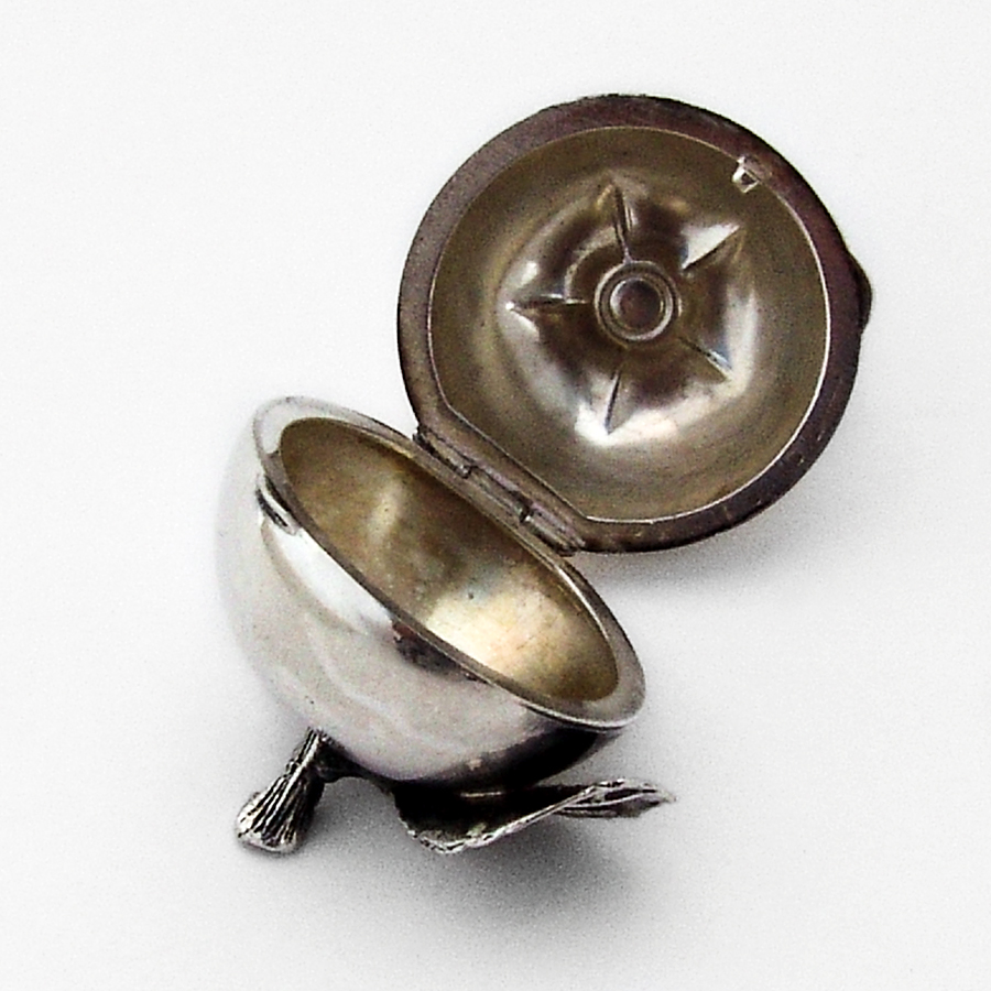 Apple Form Pill Box Ridi Alfredo Sterling Silver 1960 Italy