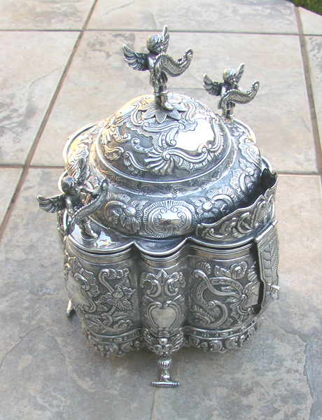 Spanish Colonial Peruvian Coca Leaf Box 18th Century Sterling Silver