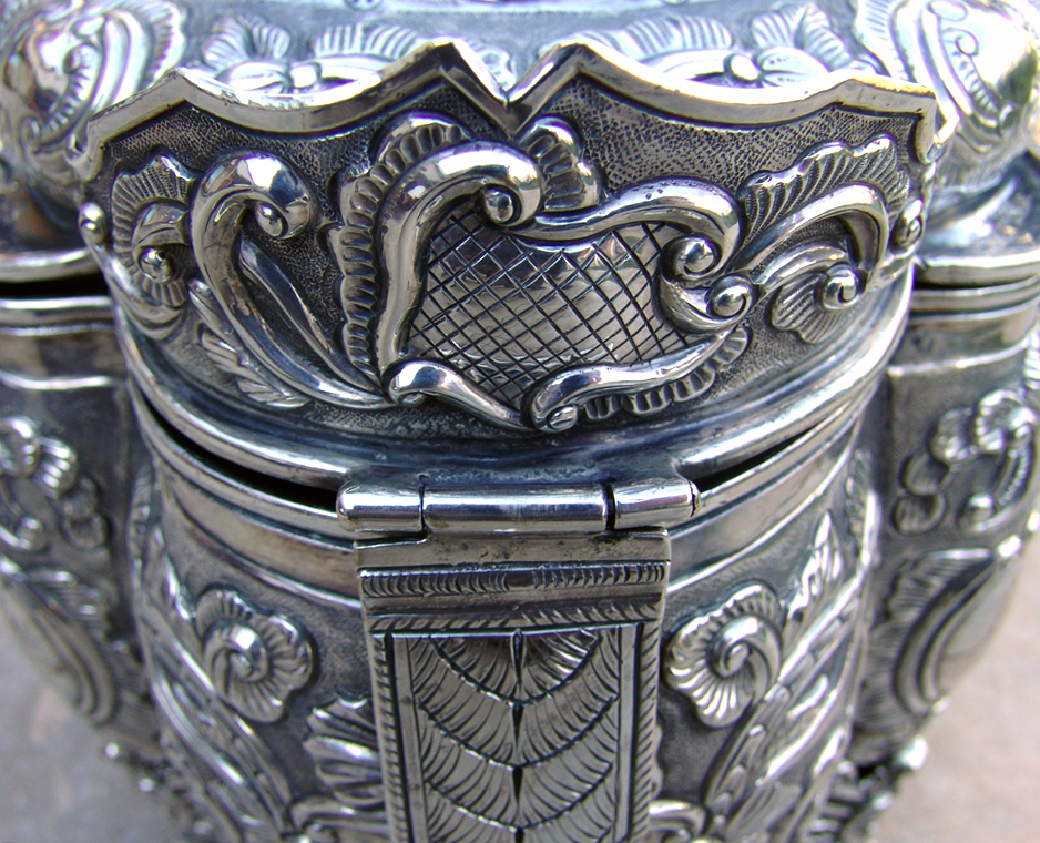 Spanish Colonial Peruvian Coca Leaf Box 18th Century Sterling Silver