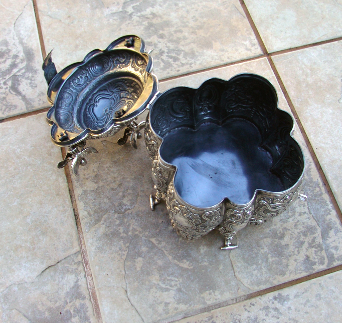 Spanish Colonial Peruvian Coca Leaf Box 18th Century Sterling Silver