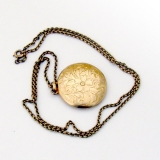 Vintage Round Locket Pendant Engraved Decorations 10 K Gold