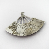 .Japanese Floral Engraved Fan Form Brooch 950 Sterling Silver Uyeda