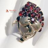 Large Dazzling Ring Grape Bunch 10 K Gold Garnets