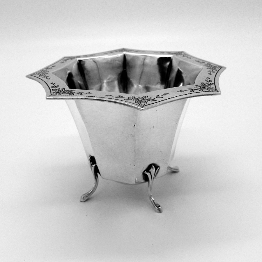 cigarette bud holder Butt Disposal - Outdoor [Unique Design] Make a cute Cigarette Holder | Funidelia